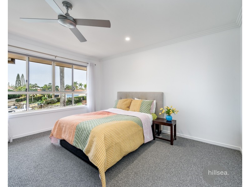27/76 Bayview Street, Runaway Bay QLD 4216