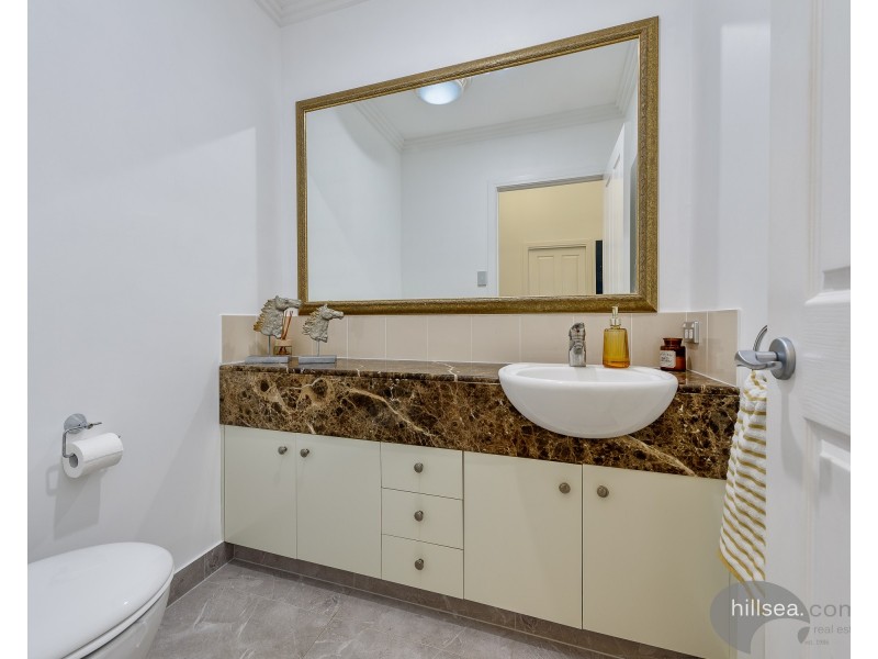 27/76 Bayview Street, Runaway Bay QLD 4216