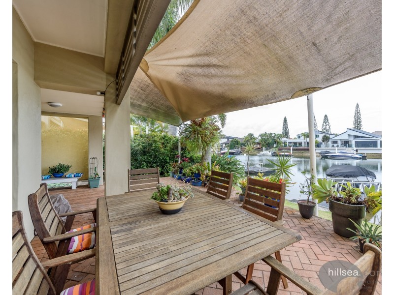 27/76 Bayview Street, Runaway Bay QLD 4216