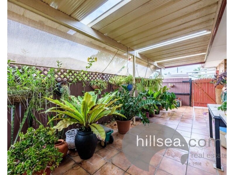 1/4 Riccarton Place, Labrador QLD 4215