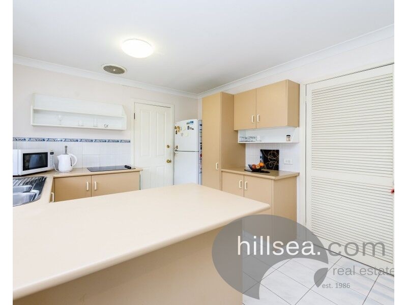 1/4 Riccarton Place, Labrador QLD 4215