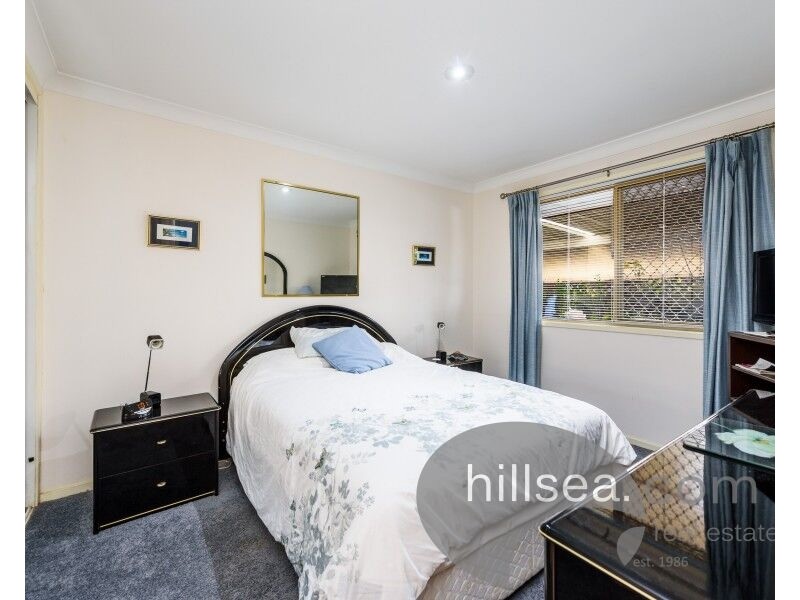 1/4 Riccarton Place, Labrador QLD 4215