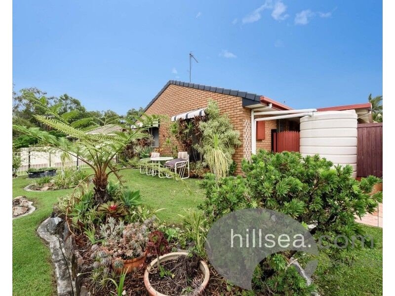 1/4 Riccarton Place, Labrador QLD 4215