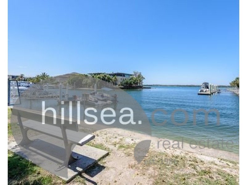 2/24 Madang Crescent, Runaway Bay QLD 4216