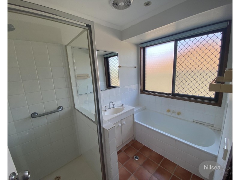 2/32 Callistemon Court, Arundel QLD 4214
