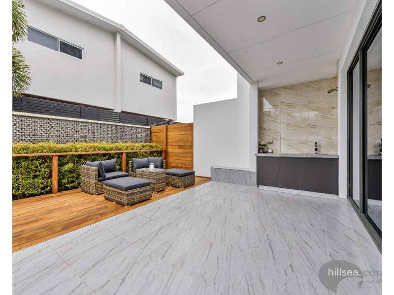 1/26 Milton Avenue, Paradise Point QLD 4216