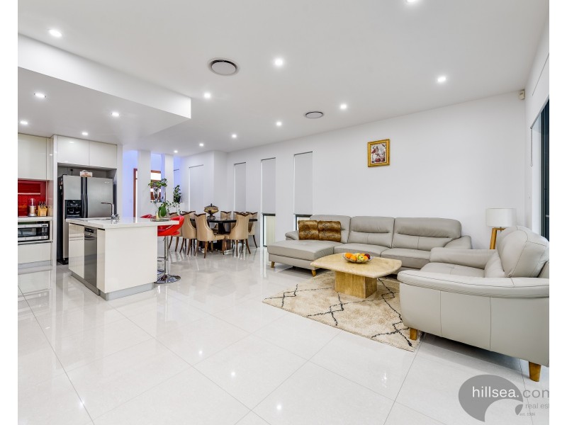 1/26 Milton Avenue, Paradise Point QLD 4216