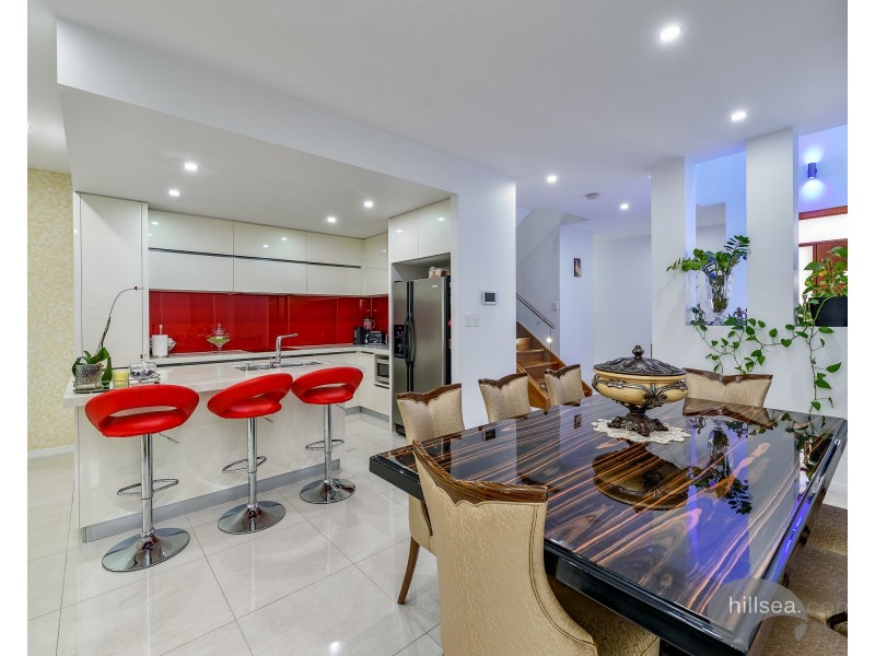 1/26 Milton Avenue, Paradise Point QLD 4216