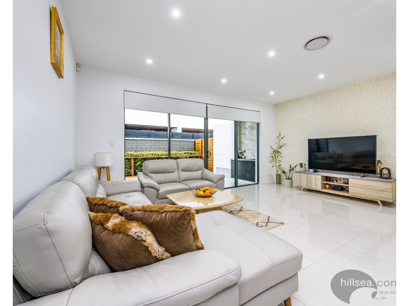 1/26 Milton Avenue, Paradise Point QLD 4216