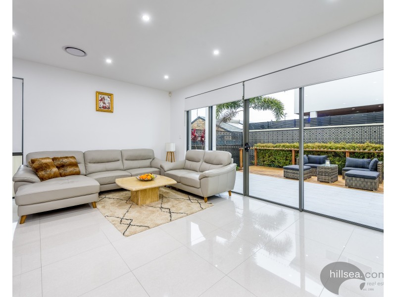 1/26 Milton Avenue, Paradise Point QLD 4216