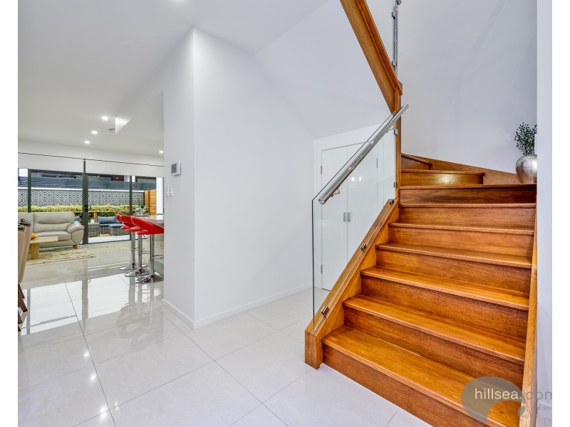 1/26 Milton Avenue, Paradise Point QLD 4216
