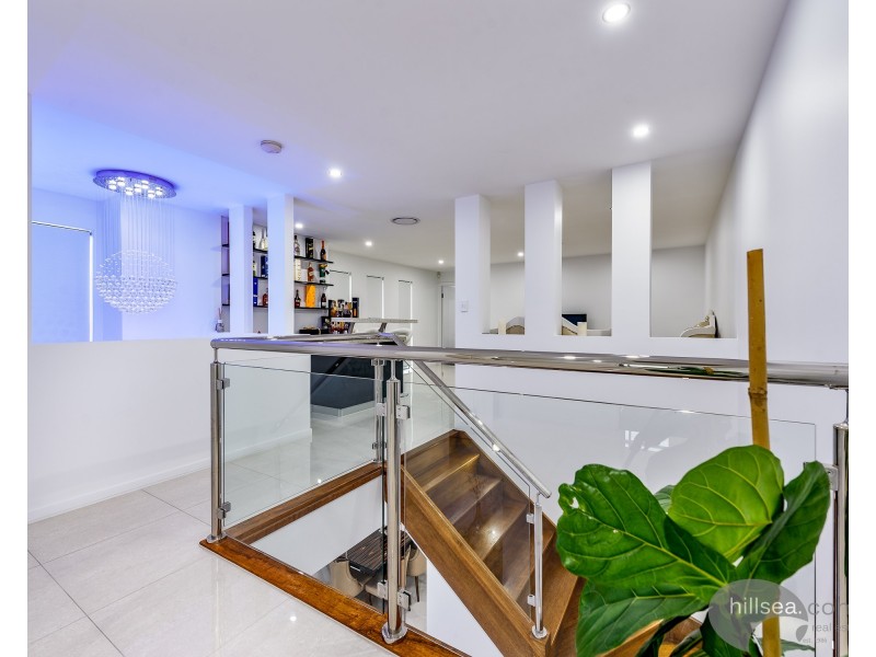 1/26 Milton Avenue, Paradise Point QLD 4216