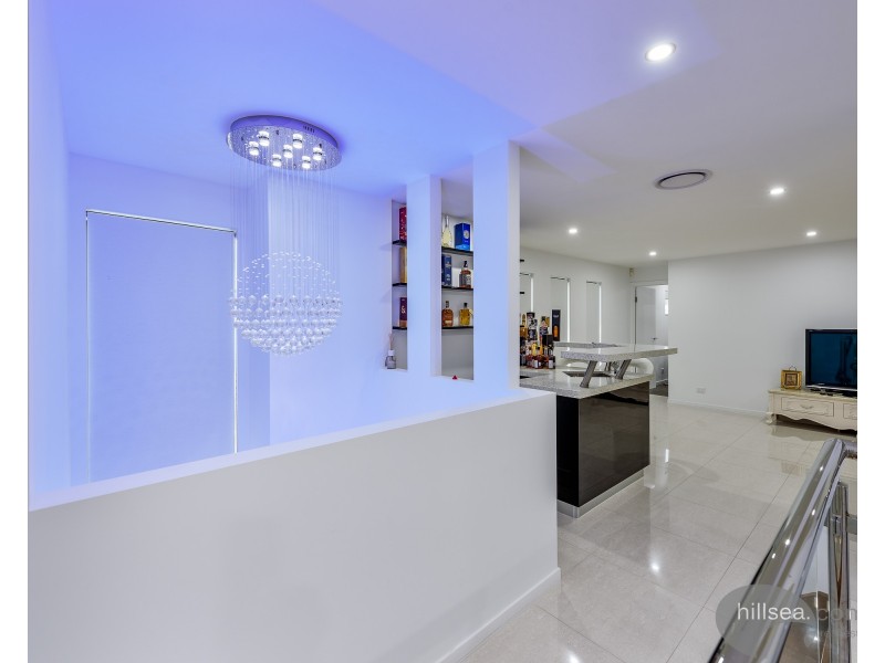 1/26 Milton Avenue, Paradise Point QLD 4216