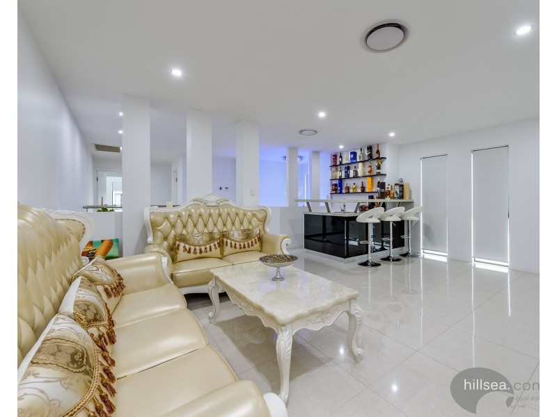 1/26 Milton Avenue, Paradise Point QLD 4216