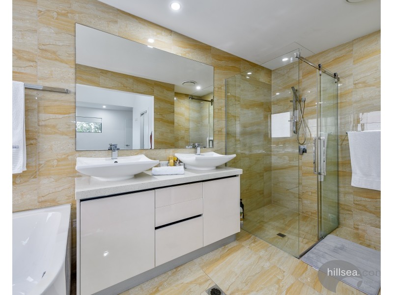 1/26 Milton Avenue, Paradise Point QLD 4216