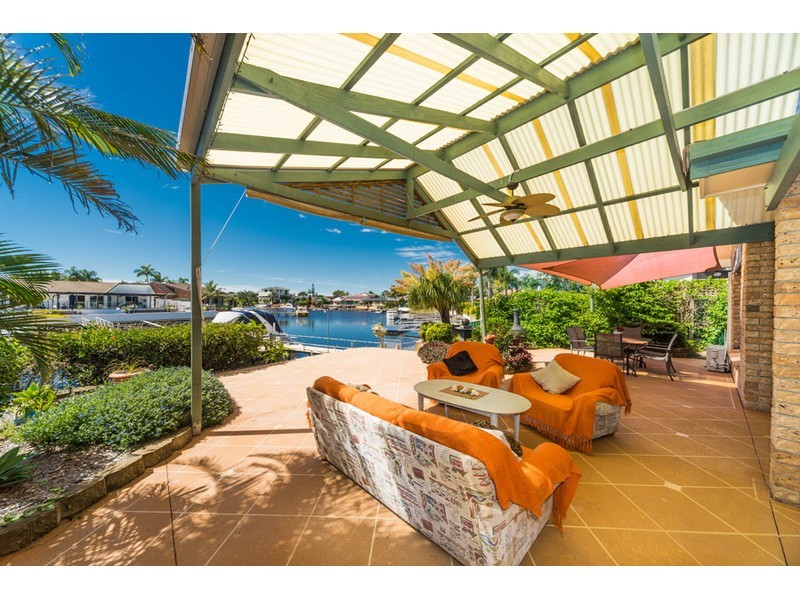 235 Morala Avenue, Runaway Bay QLD 4216