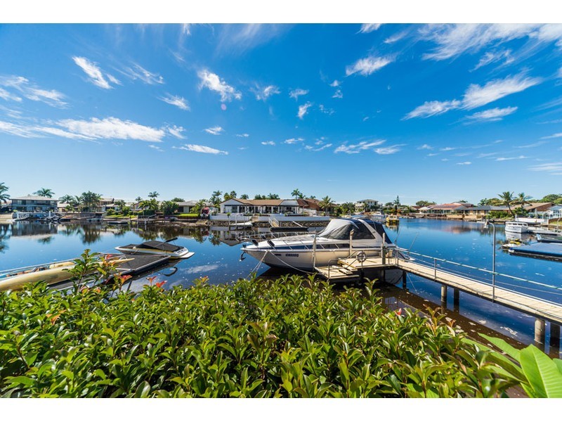 235 Morala Avenue, Runaway Bay QLD 4216
