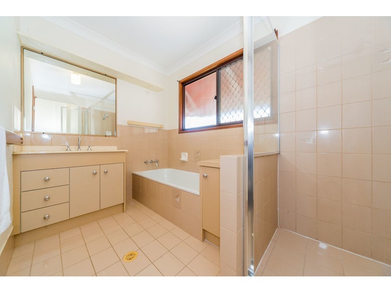 235 Morala Avenue, Runaway Bay QLD 4216