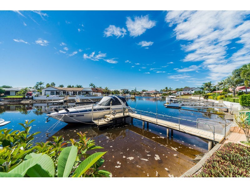 235 Morala Avenue, Runaway Bay QLD 4216