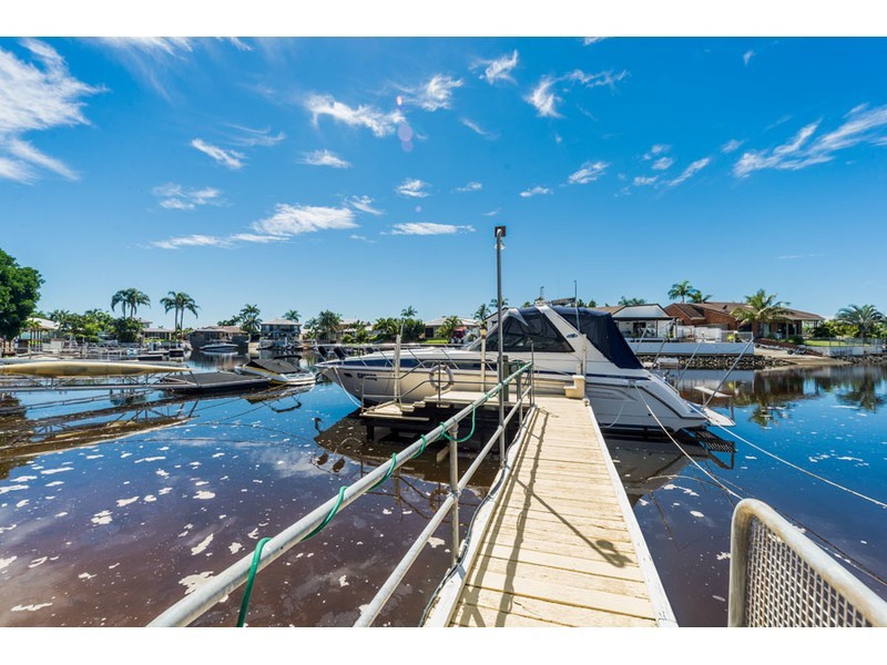 235 Morala Avenue, Runaway Bay QLD 4216