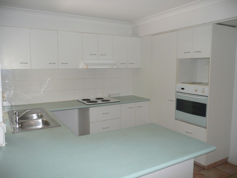 2/87 Stradbroke Street, Runaway Bay QLD 4216