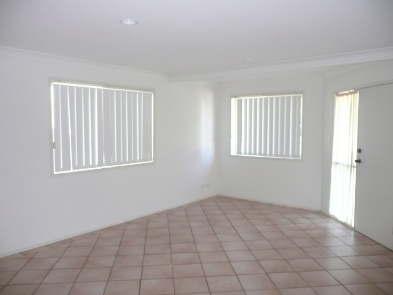 2/87 Stradbroke Street, Runaway Bay QLD 4216