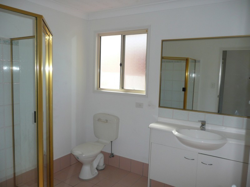 2/87 Stradbroke Street, Runaway Bay QLD 4216