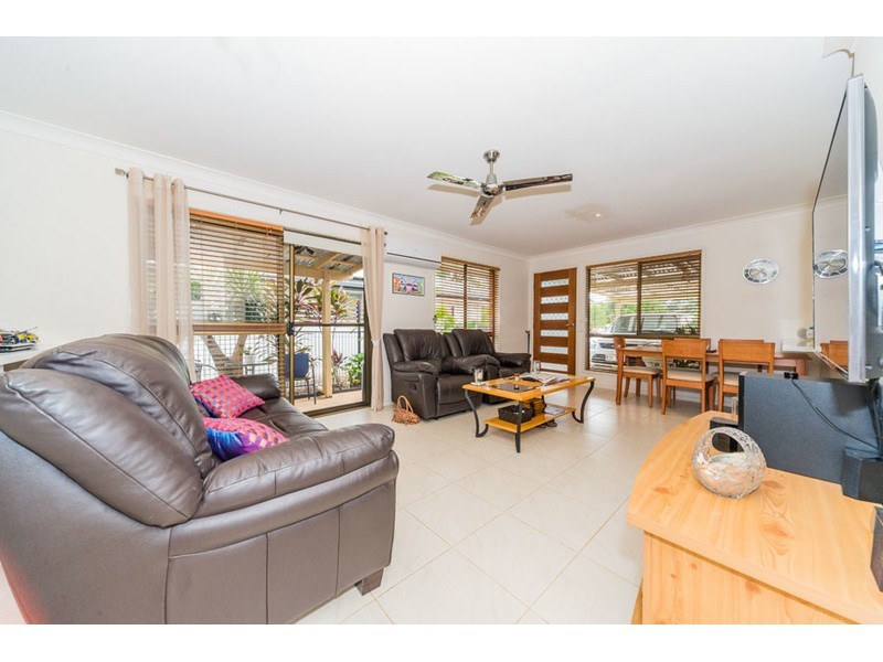 2/20 Warrie Close, Paradise Point QLD 4216
