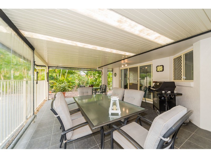 8 Nottinghill Gate Drive, Arundel QLD 4214