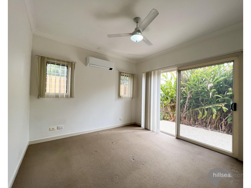 2/98 Imperial Parade, Labrador QLD 4215