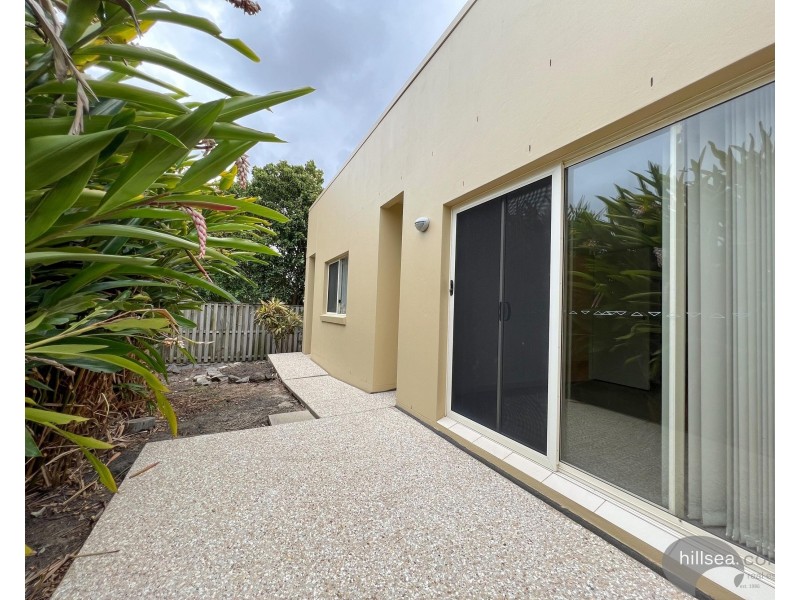 2/98 Imperial Parade, Labrador QLD 4215