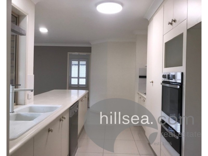 16 Maidstone Place, Parkwood QLD 4214