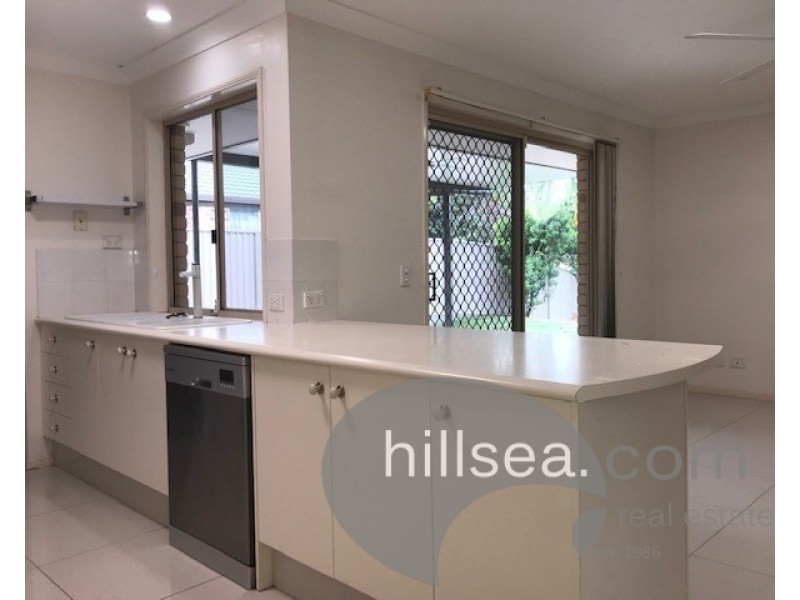 16 Maidstone Place, Parkwood QLD 4214