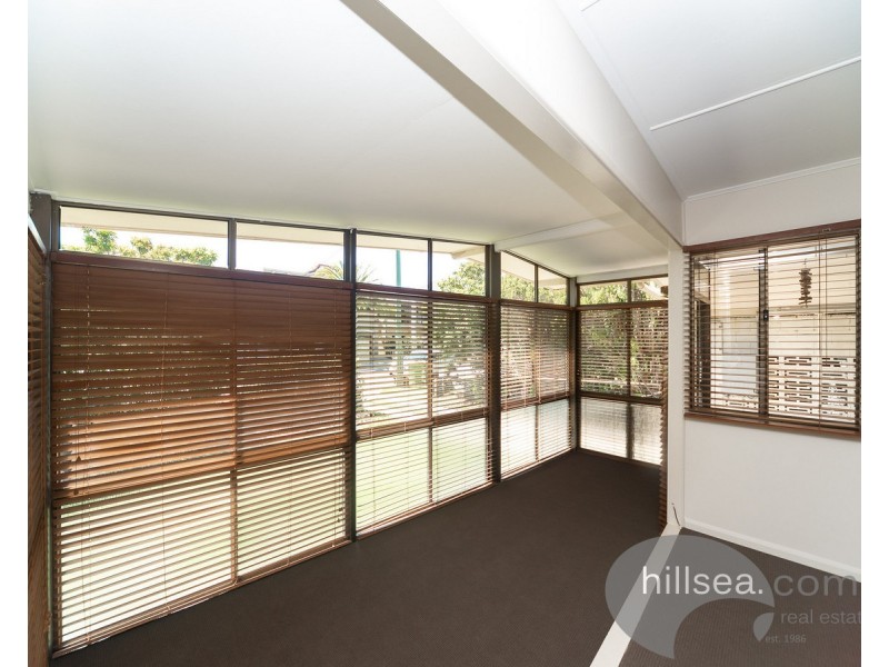 8 Rouen Avenue, Paradise Point QLD 4216