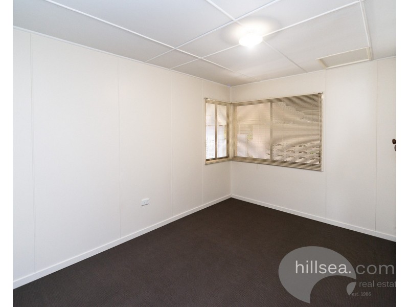 8 Rouen Avenue, Paradise Point QLD 4216
