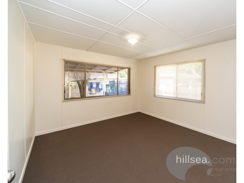 8 Rouen Avenue, Paradise Point QLD 4216