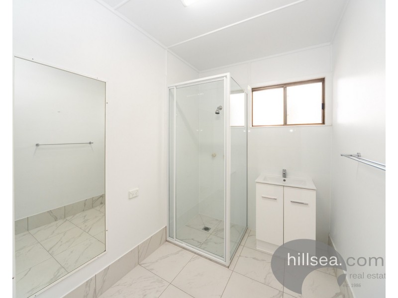 8 Rouen Avenue, Paradise Point QLD 4216