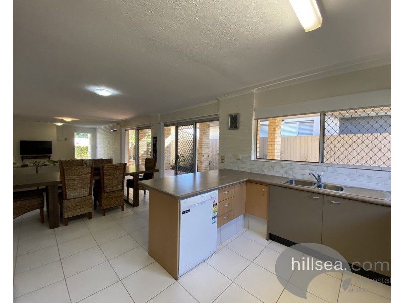 4A/9 McWilliam Close, Labrador QLD 4215