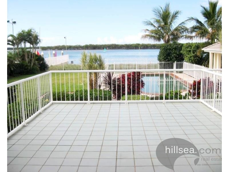 4/1 Poinsettia Avenue, Hollywell QLD 4216