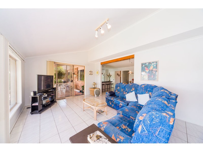 16 Anchorage Way, Biggera Waters QLD 4216