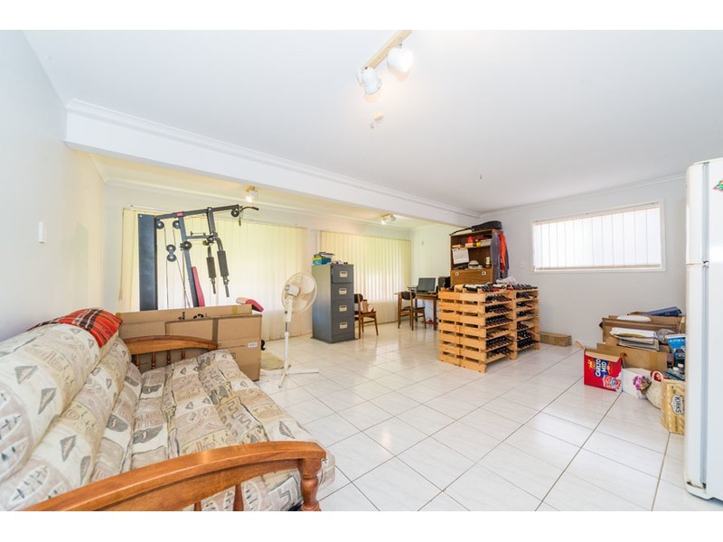 16 Anchorage Way, Biggera Waters QLD 4216