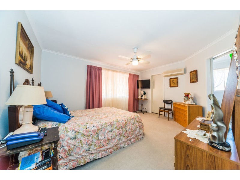 16 Anchorage Way, Biggera Waters QLD 4216