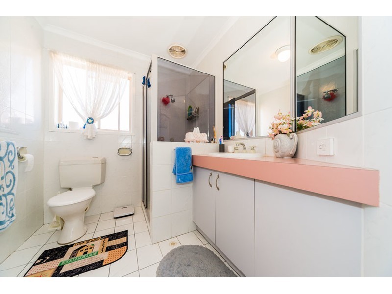 16 Anchorage Way, Biggera Waters QLD 4216