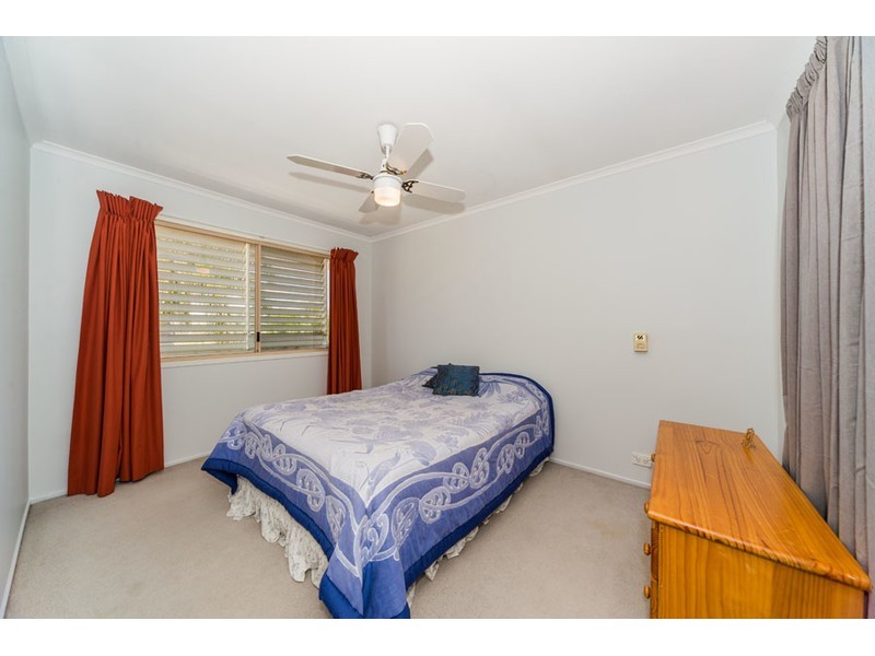 16 Anchorage Way, Biggera Waters QLD 4216