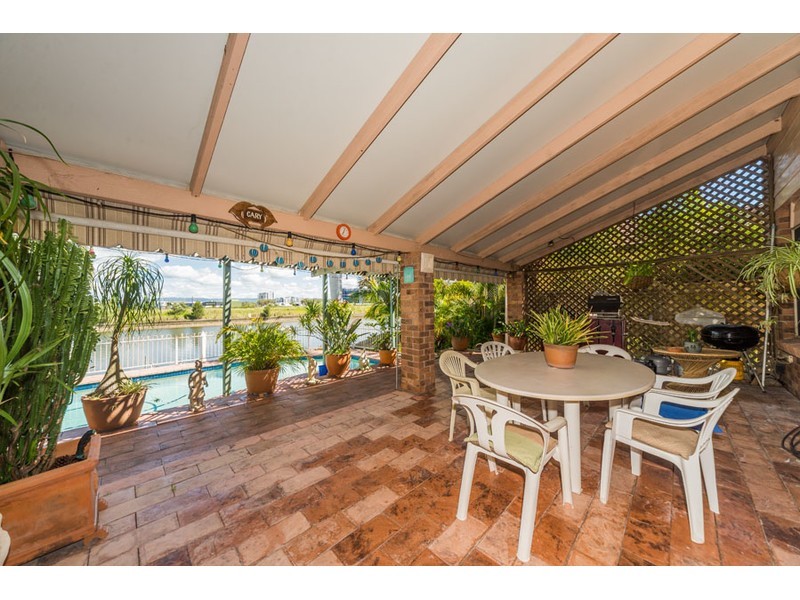 16 Anchorage Way, Biggera Waters QLD 4216