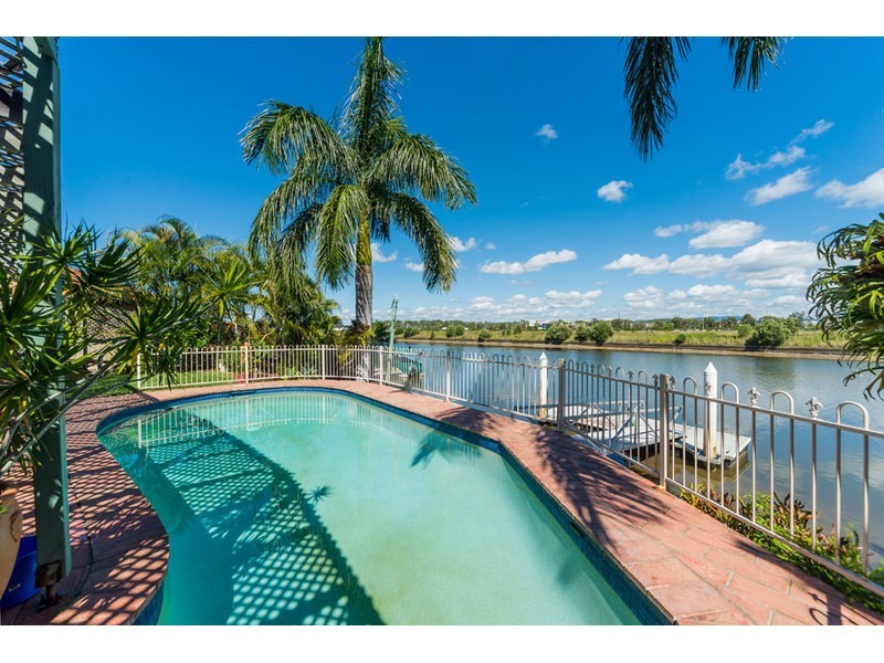 16 Anchorage Way, Biggera Waters QLD 4216
