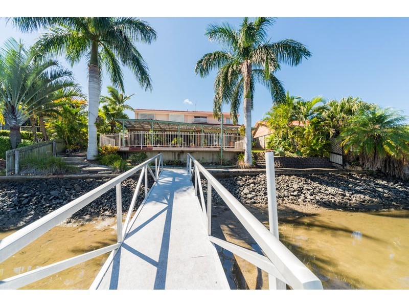 16 Anchorage Way, Biggera Waters QLD 4216