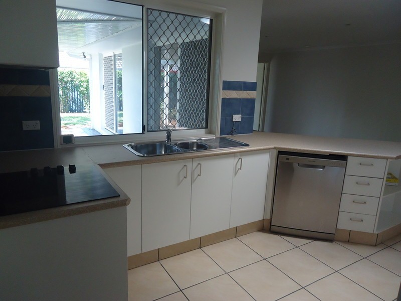 26 Zoeller Drive, Parkwood QLD 4214