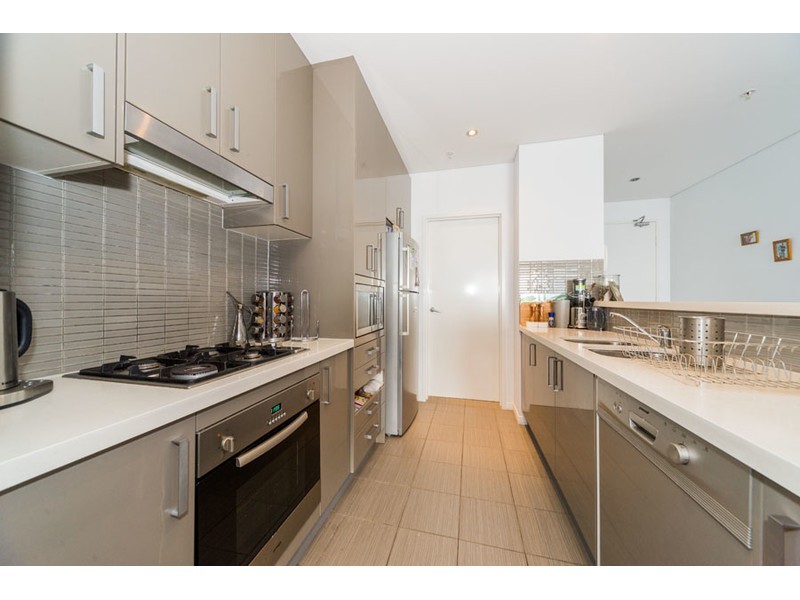 1704/4 Como Crescent, Southport QLD 4215