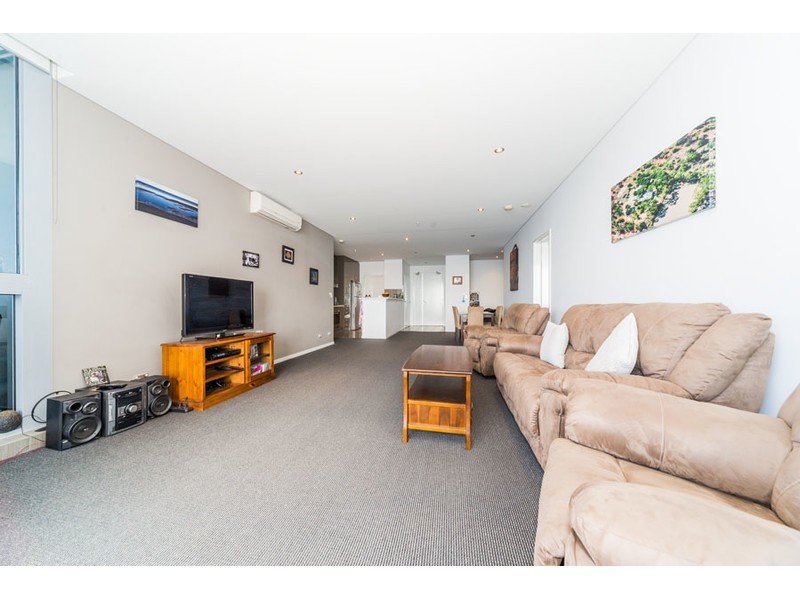 1704/4 Como Crescent, Southport QLD 4215